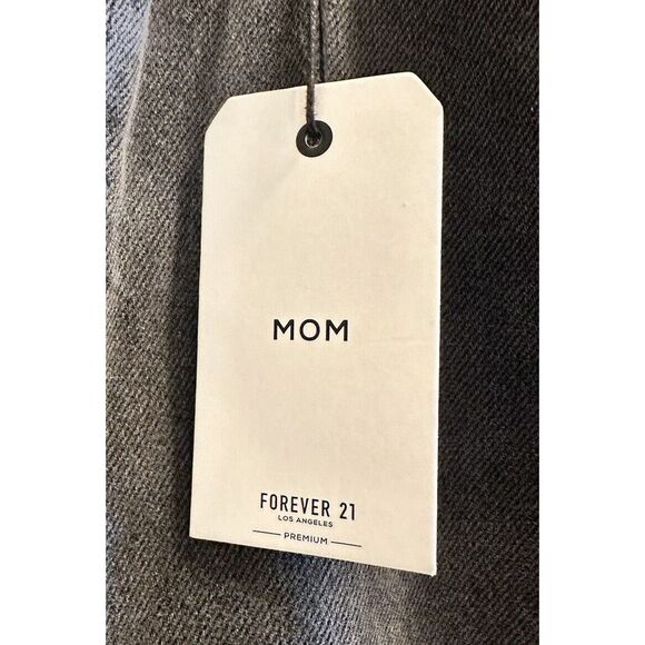Forever 21 Jeans WMN Sz 30 MOM  Fit Black High Rise RELAXED Taper Button Fly New - Picture 2 of 6